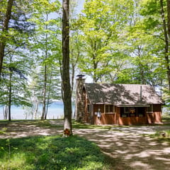 CRO's Terrapin Station Lakeside Cottage
