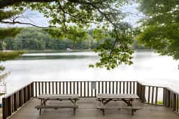 Rennie Lake Hideaway Cottage
