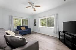Rennie Lake Hideaway Cottage