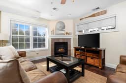 Bay Park 32: Downtown Condo!