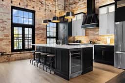 Luxury TC Loft: Historic Condo!