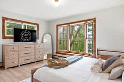 Northlight Lodge | Dual-Lake Sanctuary