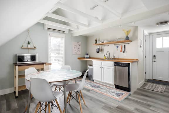 Modern Duplex | Downtown | AC | Walkable |