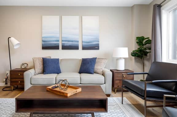 Large Apt | Downtown | AC | Beach | Shops | Walk |