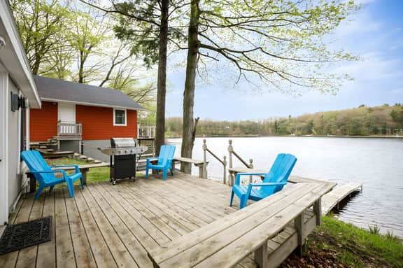 Bryan Lake Waterside Retreat