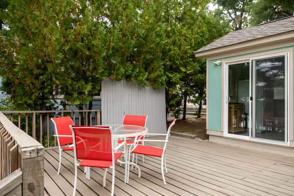 Rennie Lake Hideaway Cottage