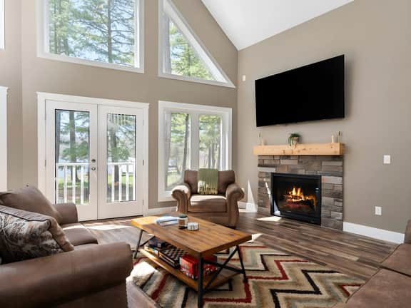 Whispering Pines Cottage on Bass Lake