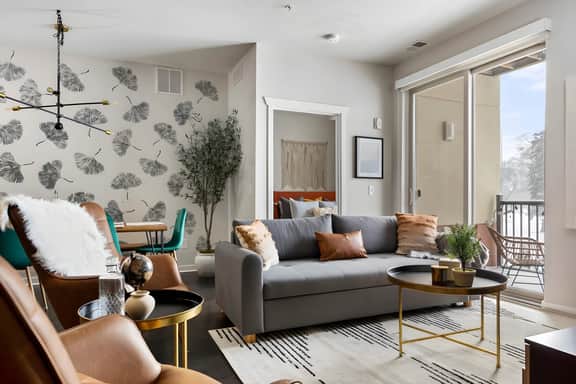 Emerald Oasis · Emerald Oasis: Centrally Located