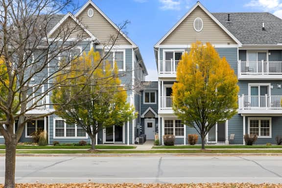 Bay Park 32: Downtown Condo!