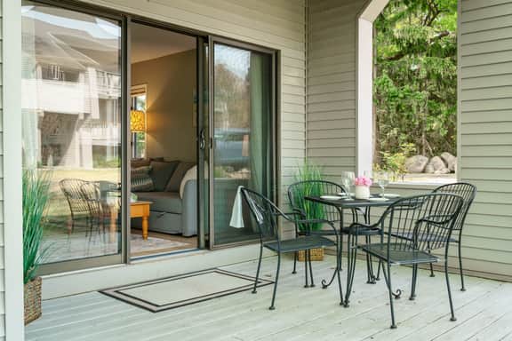 Cozy Beach Front Condo | AC | Beach | Waterfront |