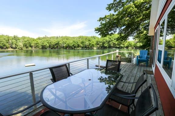 Bryan Lake Waterside Retreat