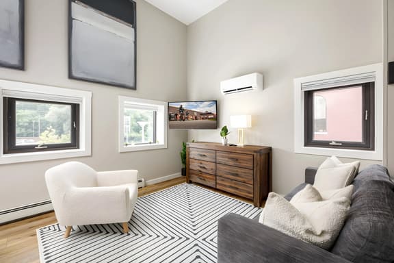 Modern & Cozy Studio | Walk to Downtown & Beach