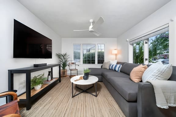 #15 Shoreline Suite