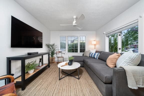#15 Shoreline Suite