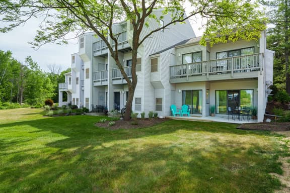 Cozy Beach Front Condo | AC | Beach | Waterfront |