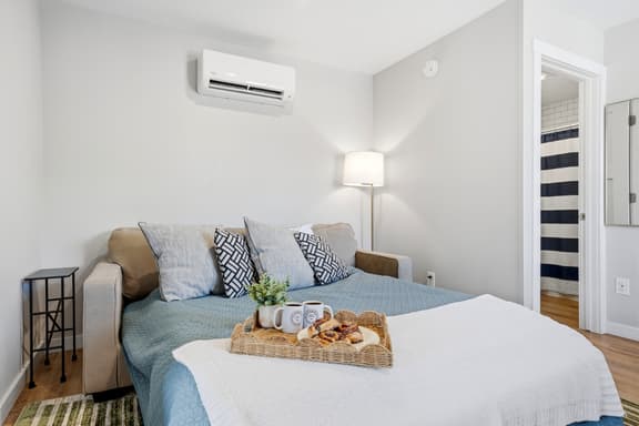 Three Downtown Apartments | Large groups | Private | Laundry - Image 1