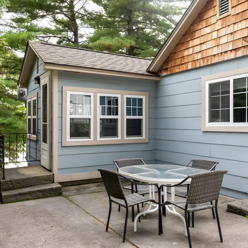 Rennie Lake Hideaway Home